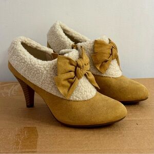 Adorable Yellow Suede Bootie Heels with Bows NEW